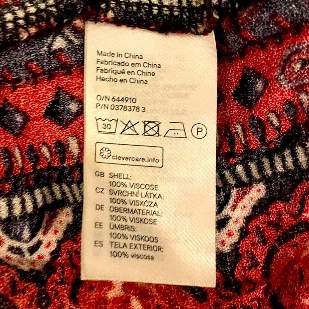 H&M Divided Split Back Top - Picture 4 of 4